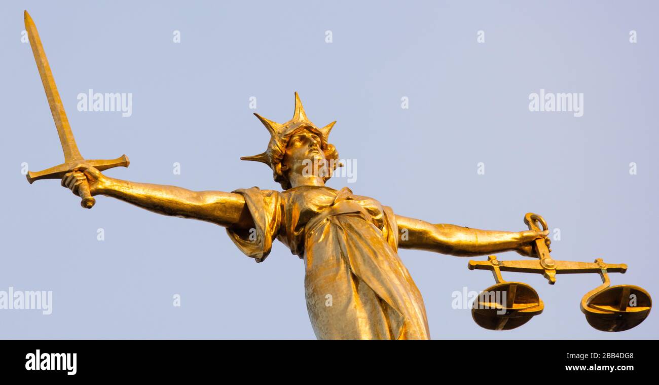 Lady Gerechtigkeit Statue auf der Oberseite des Old Bailey, zentralen Strafgerichtshof in London, England. Stockfoto