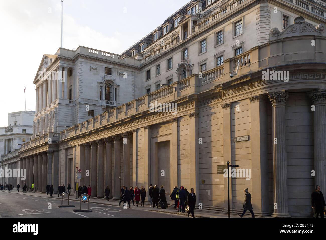 Die Bank of England ist die Zentralbank des Vereinigten Königreichs. Manchmal auch als "Old Lady of Threadneedle Street" bekannt. Threadneedle Street, London, Großbritannien. T Stockfoto