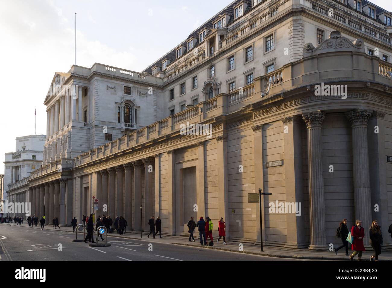 Die Bank of England ist die Zentralbank des Vereinigten Königreichs. Manchmal auch als "Old Lady of Threadneedle Street" bekannt. Threadneedle Street, London, Großbritannien. T Stockfoto