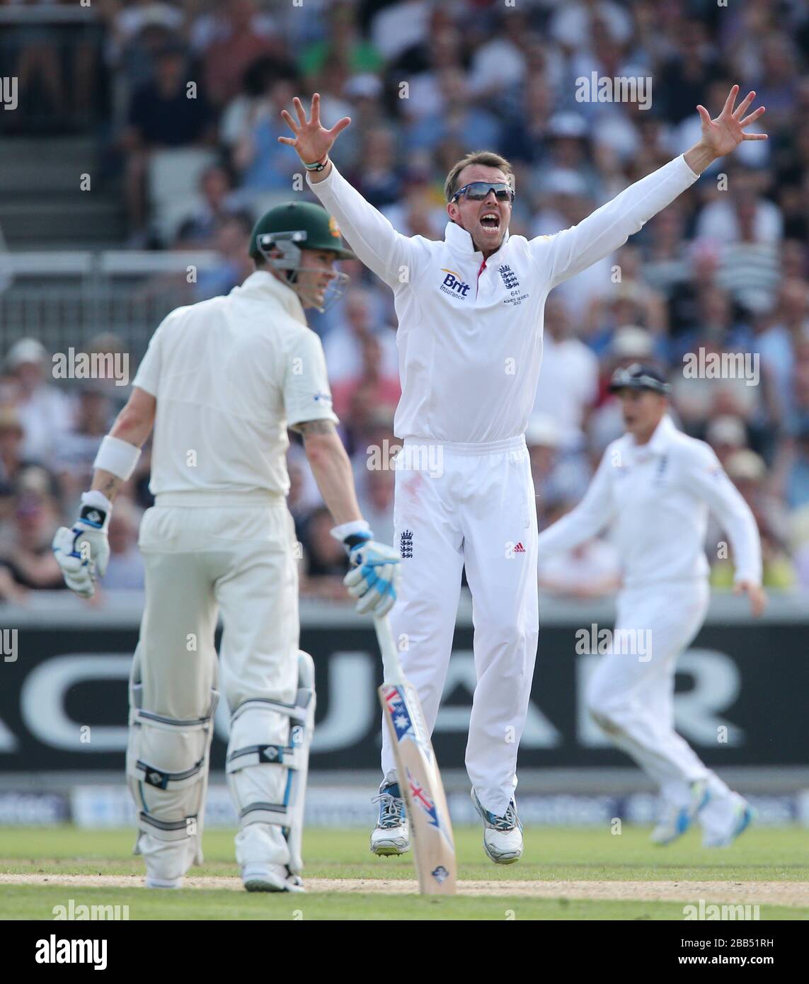 Englands Graeme Swann appelliert, nachdem er den australischen Batsman Chris Rogers am Tag eines der dritten Investec Ashes Testspiele im Old Trafford Cricket Ground für 84 aus LBW getrappt hat Stockfoto