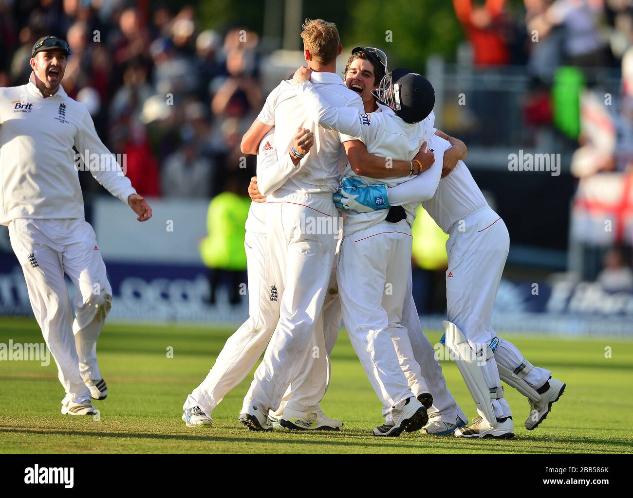 England feiert seinen Sieg über Australien am vierten Tag des vierten Investec Ashes Testspiels am Emirates Durham IKG, Durham. Stockfoto