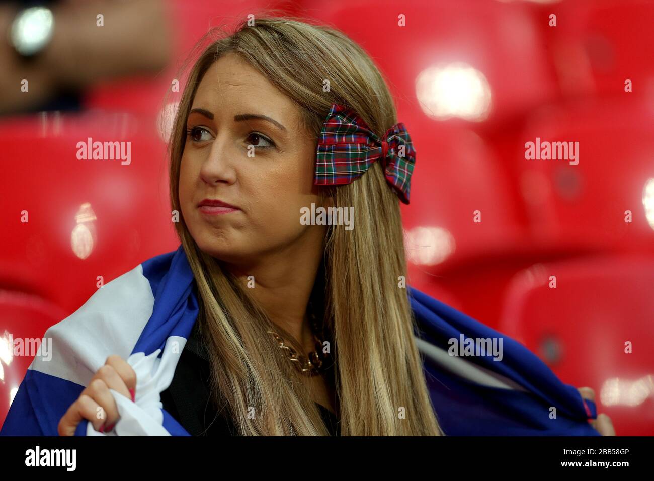 Ein Schottland-Fan auf den Tribünen vor dem Anpfiff Stockfoto