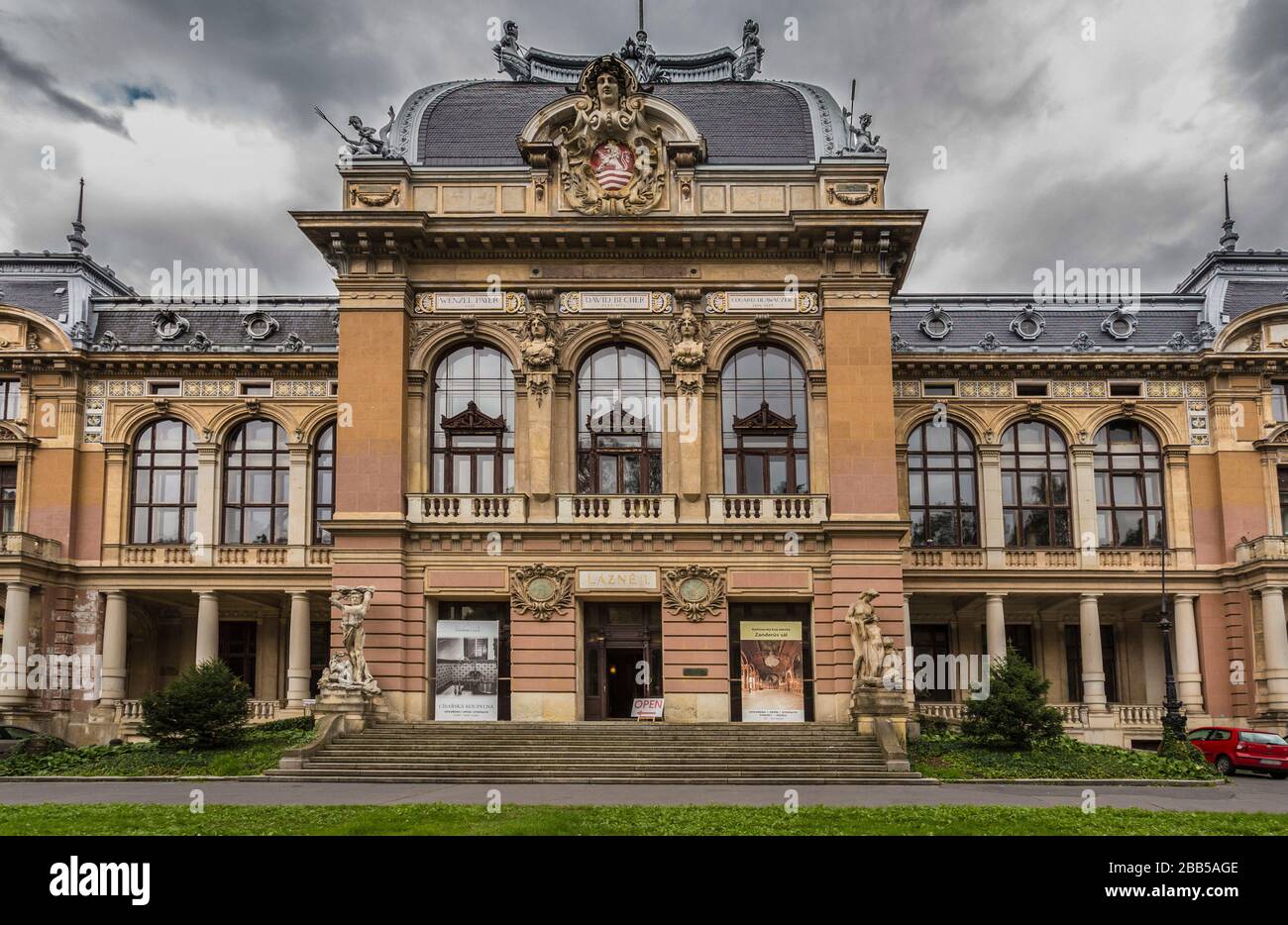 Spa 1-Gebäude in Karlsbad, Tschechien. Es verdoppelte sich für Casino Royale im James-Bond-Film mit Daniel Craig als 007. Stockfoto