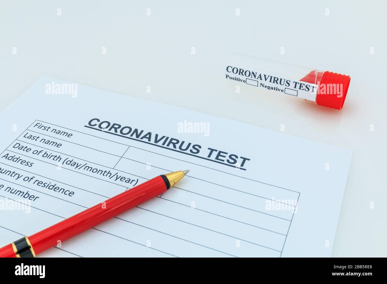 Coronavirus 2019-nCoV Bluttestkonzept. Stockfoto