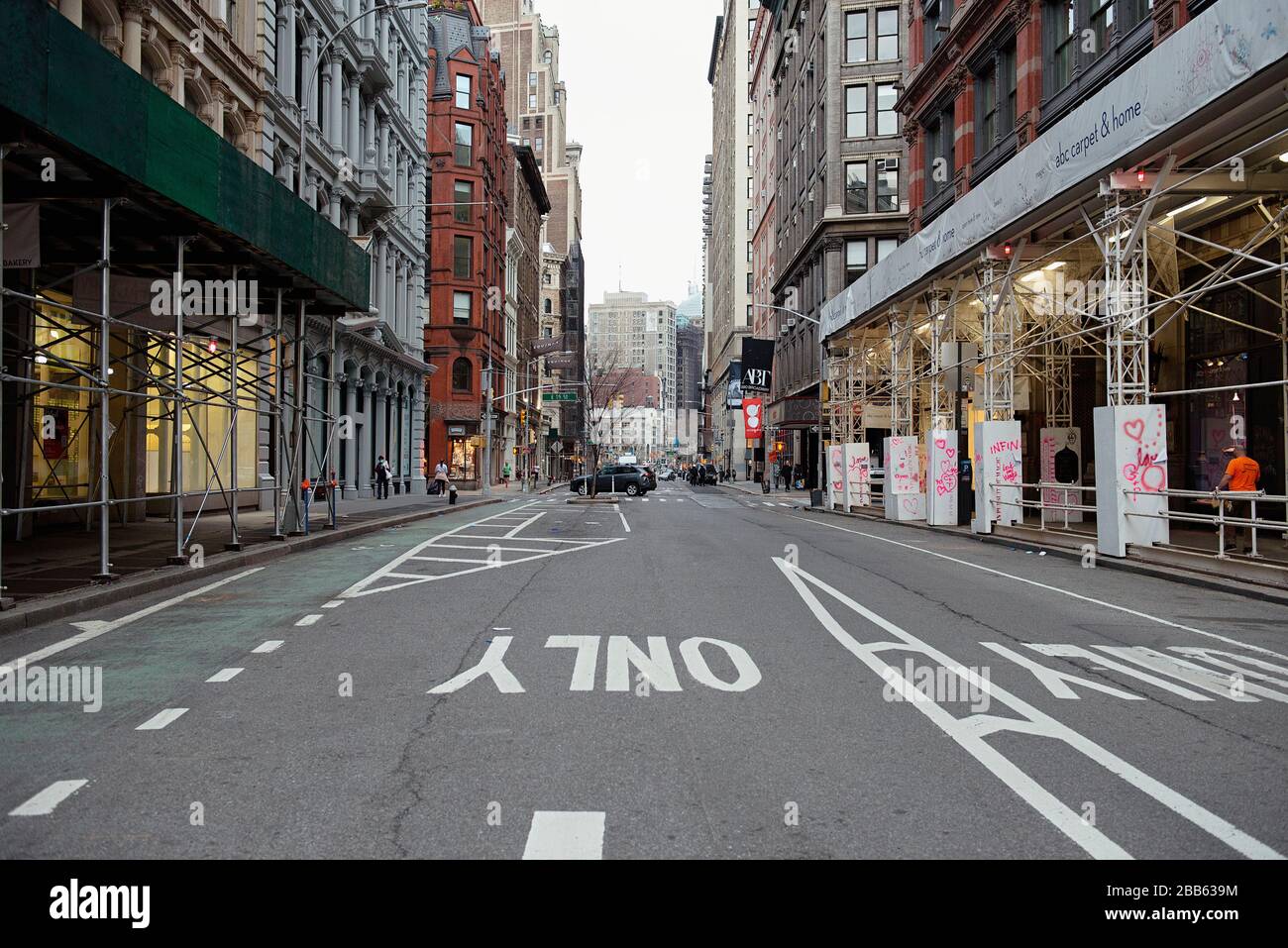 Der Blick auf den Broadway in New York City während des COVID 19 Corona-Virus-Ausbruchs. Stockfoto