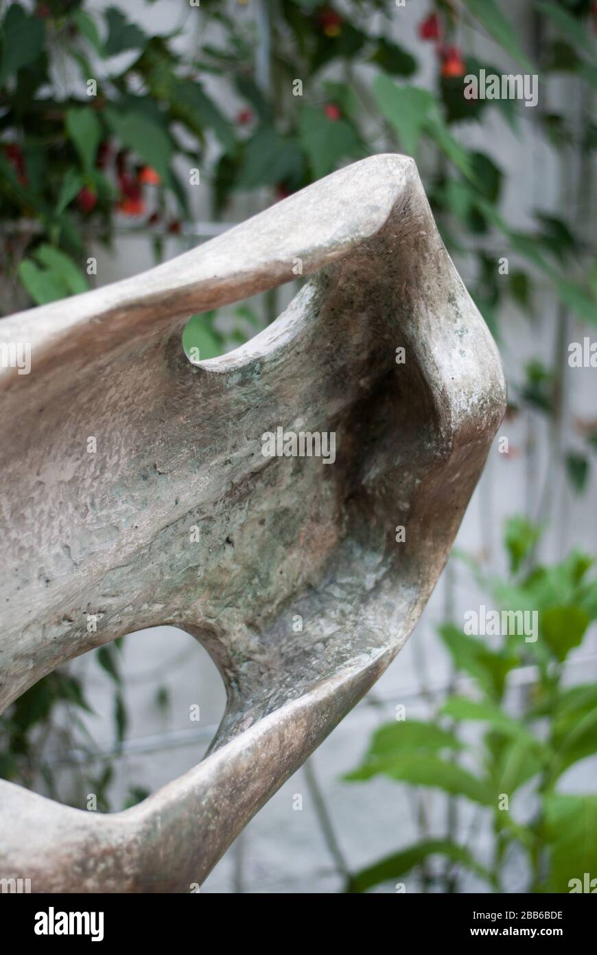 Meeresform (Porthmeor) 1958 Gipskulptur im Barbara Hepworth Museum & Sculpture Garden, Barnoon Hill, Saint Ives TR26 1AD Stockfoto