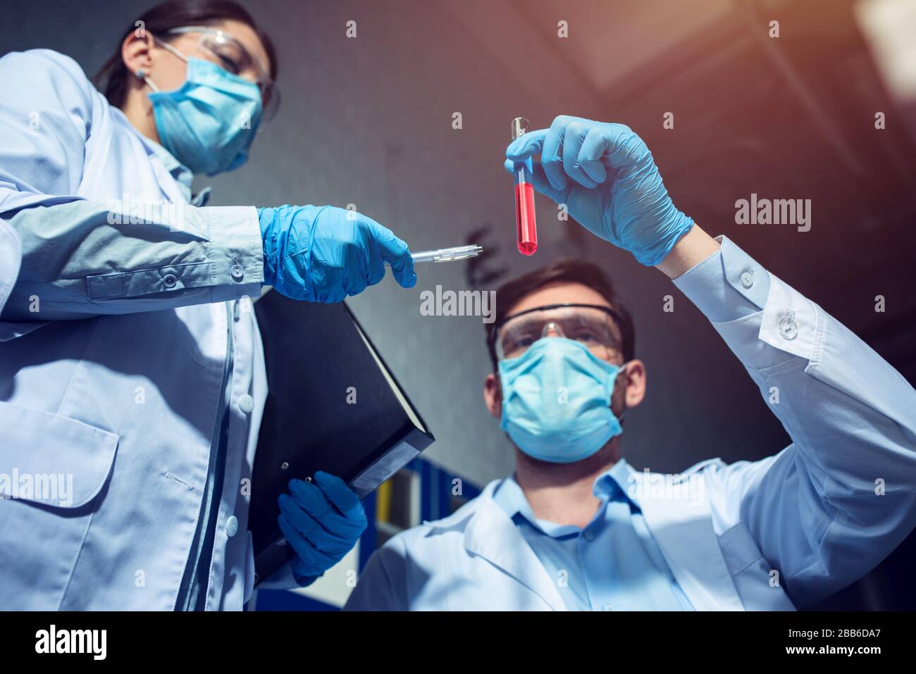 Medizinwissenschaftliches Labor. Konzept der Virus- und Bakterienforschung Stockfoto