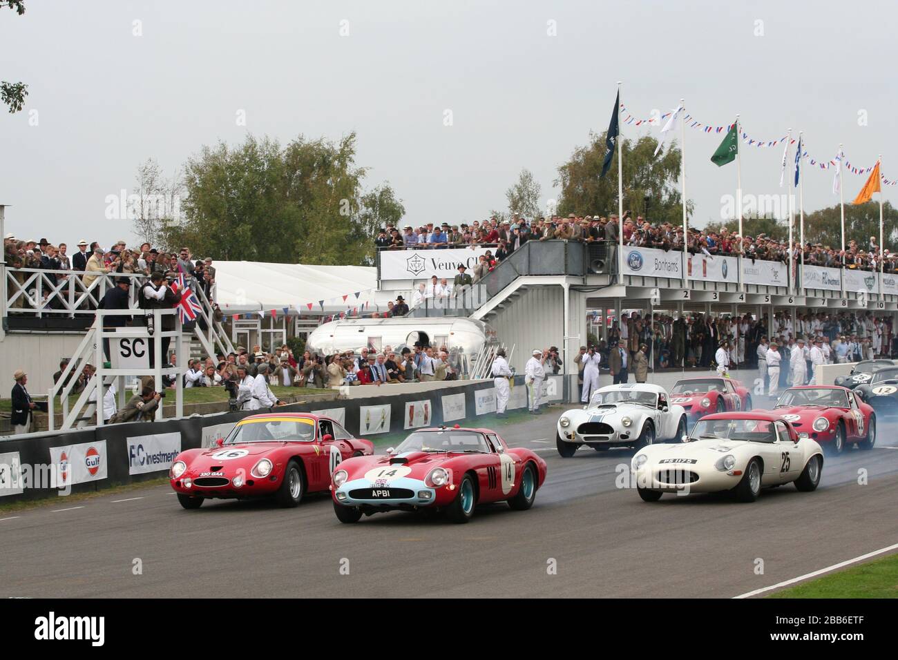 2009 GOODWOOD Revival - Start des RAC TT-Festracels Stockfoto