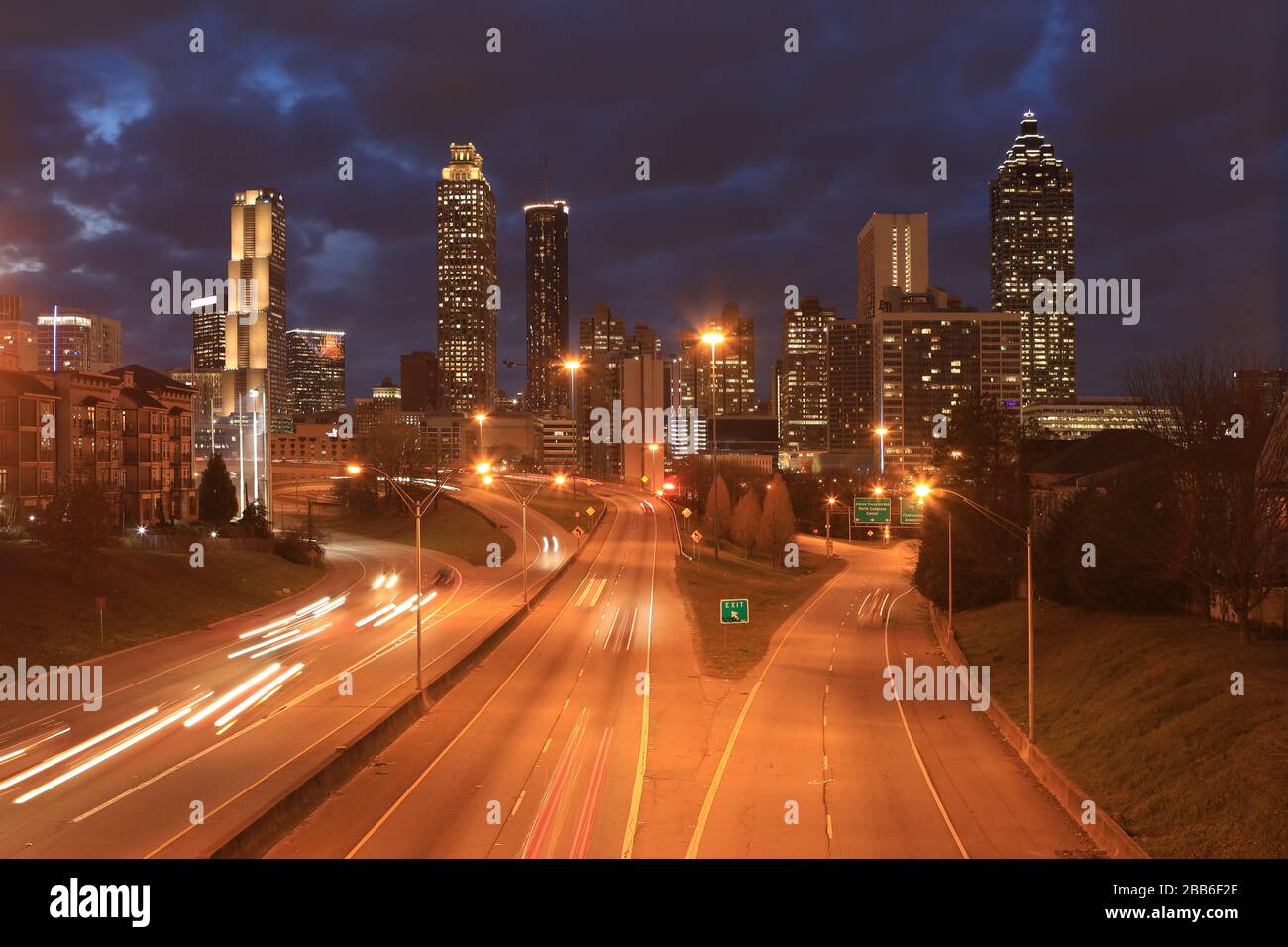Die Skyline von Atlanta, Georgia bei Nacht Stockfoto