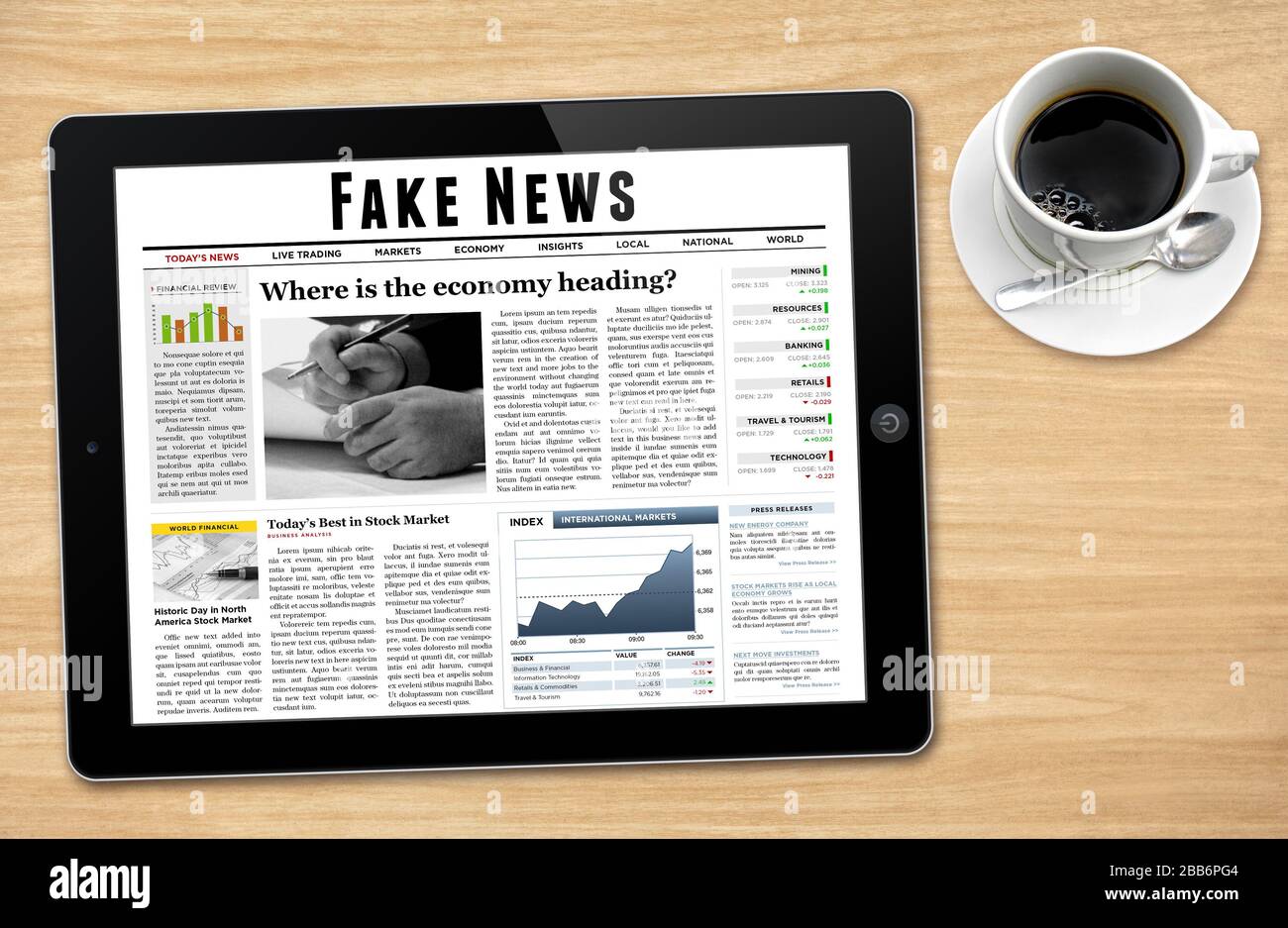 Ein Tablet mit der Überschrift "Fake News". Stockfoto