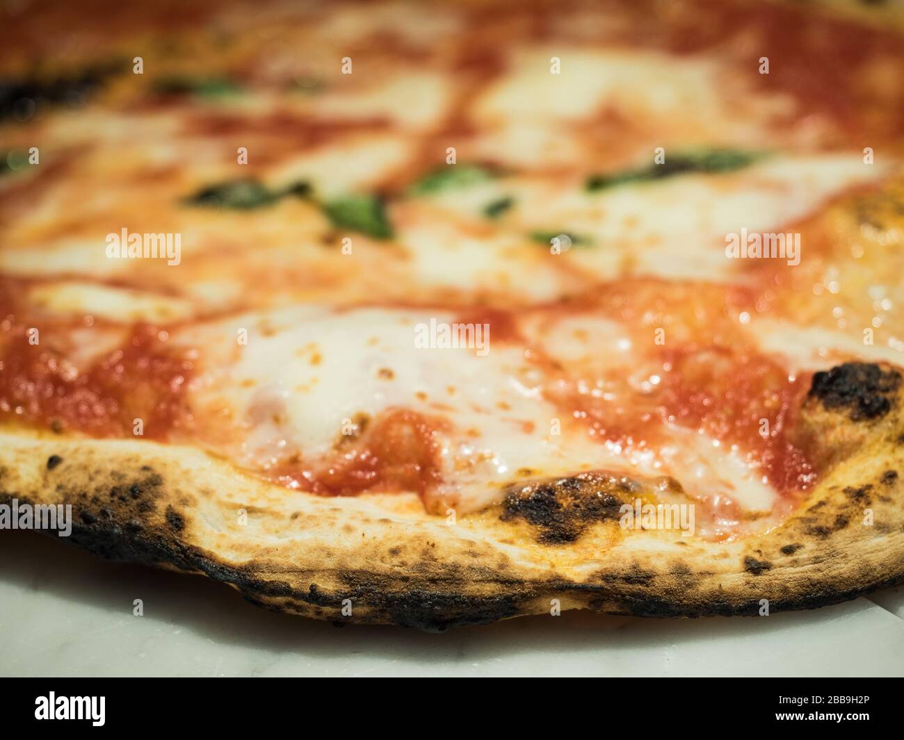 Nahaufnahme der Pizza margarita. Traditionelle italienische Küche Stockfoto