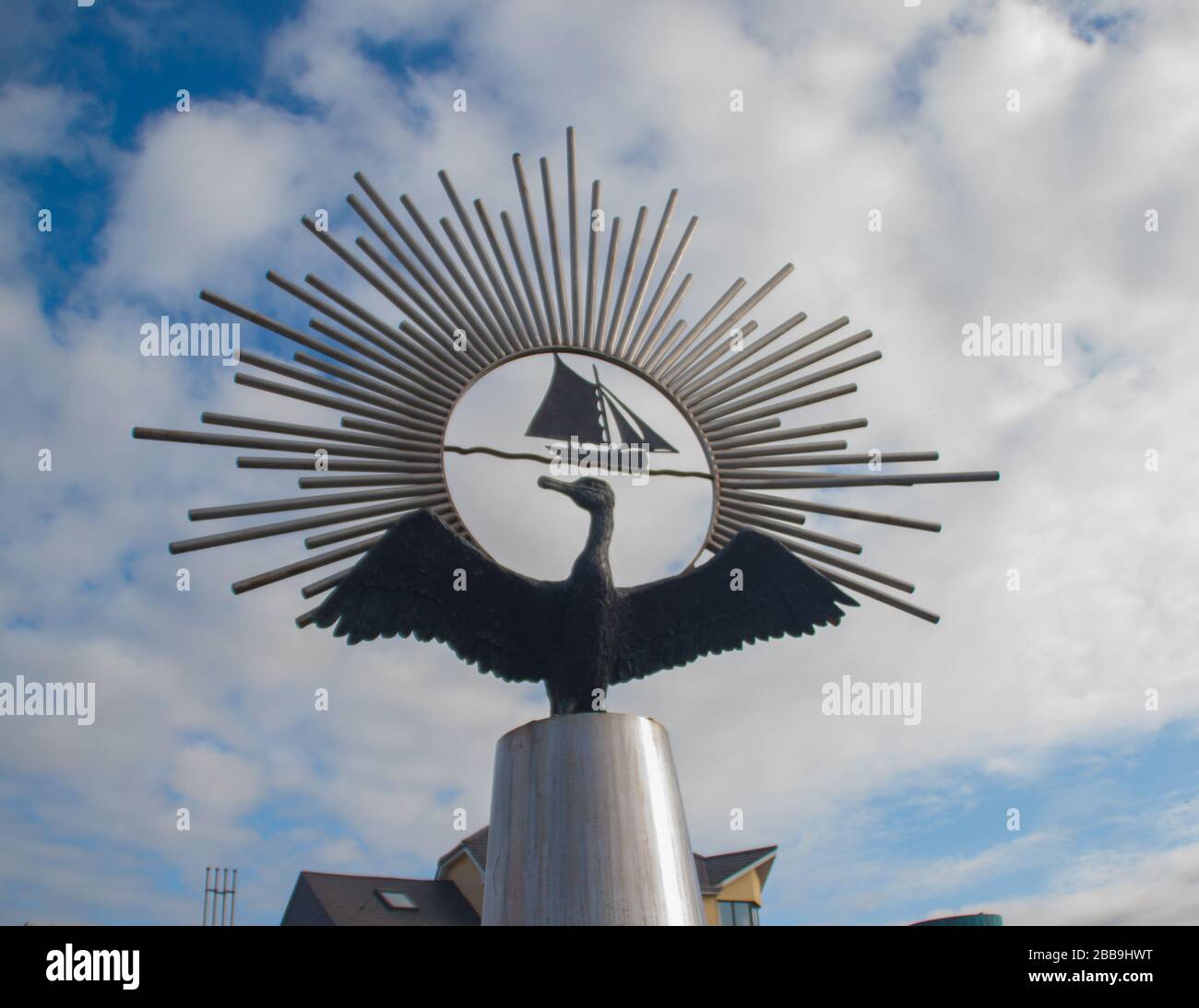 Ikone von Claddagh, Möwe, Boot, Sonnenskulptur Stockfoto