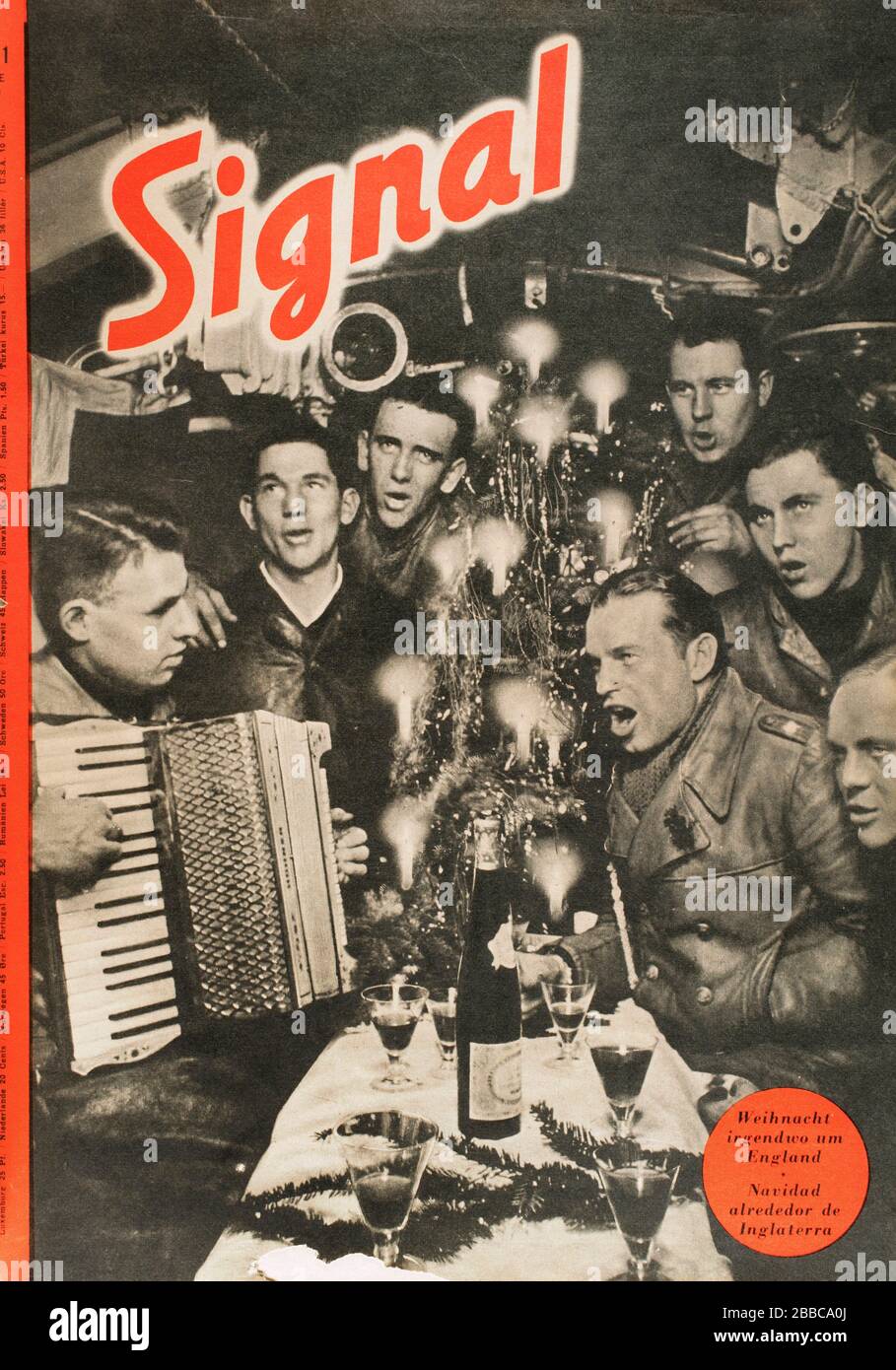 Historia de Alemania. Revista 'Signal'. Portada del ejemplar númeri 1 (ENERO de 1941) de la versión española (SP 1), con fotografía de unos soldados alemanes celebrando las navidades. Esta revista se publicó entre abril de 1940 y abril de 1945, siendo el Principal órgano de Propaganda del ejército alemán durante la Segunda Guerra Mundial. A partir del número 8 de 1941 se publicó una versión íntegra en español, identificada con el código SP. Stockfoto