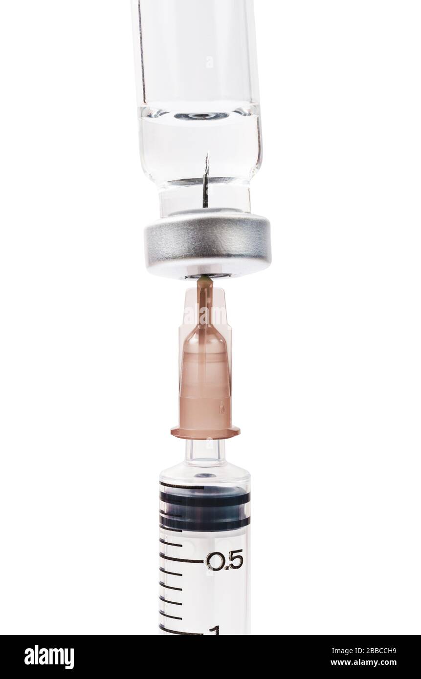 Dosis der Impfstoffflasche mit Nadelspritze auf weißem Hintergrund isoliert, Beschneidungspfad speichern. Stockfoto