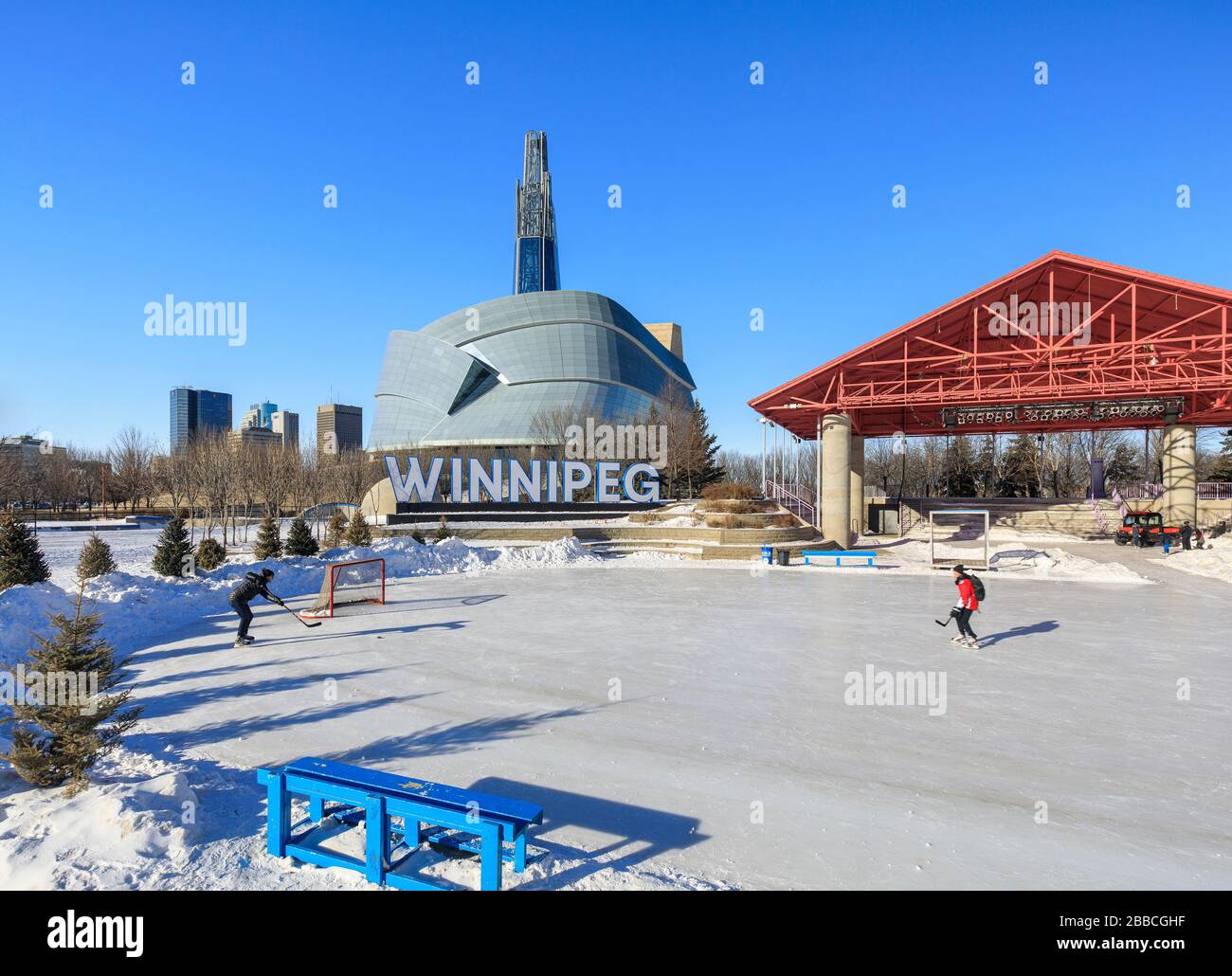 Eishockey in den Forks, im Stadtzentrum von Winnipeg, Manitoba, Kanada Stockfoto