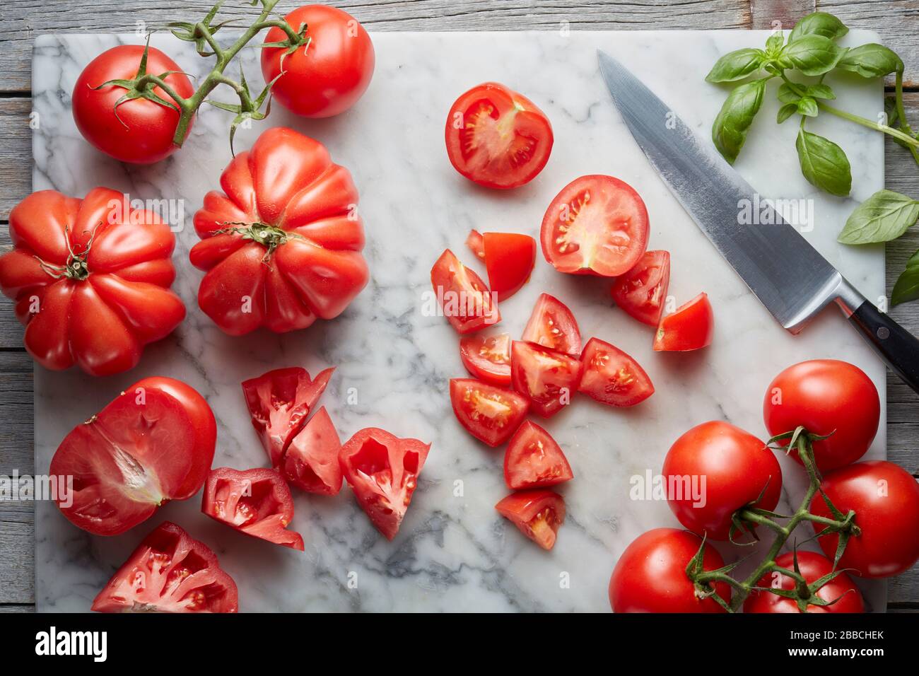 Tomaten Erbe Gourmet Zubereitung Lebensmittel, Gemüse, Salat, gesund, vegetarisch, frisch, Tomaten, rot, Diät, lecker, Bio, Nahaufnahme, Mahlzeit, Stockfoto