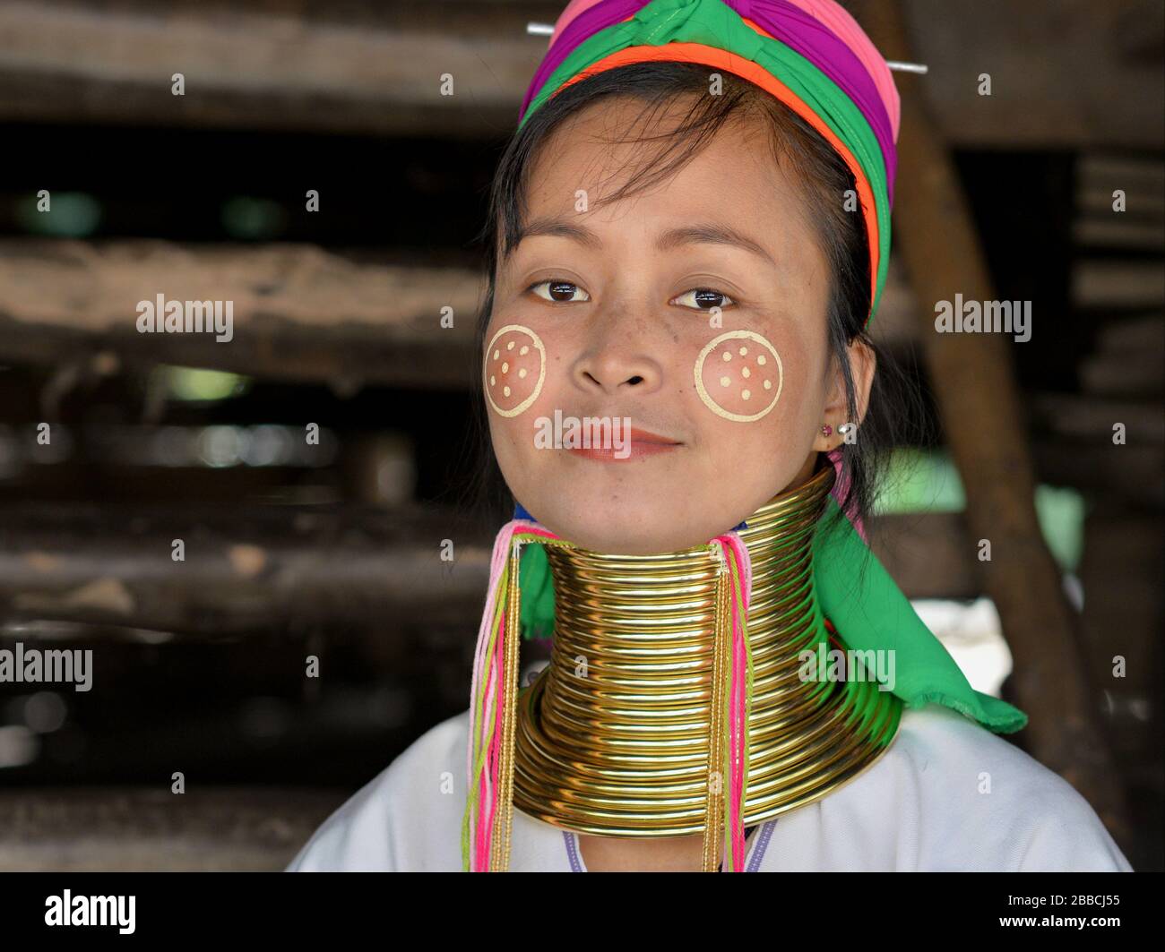 Birmanische Giraffenhalsfrauen Stockfotos Und Bilder Kaufen Alamy