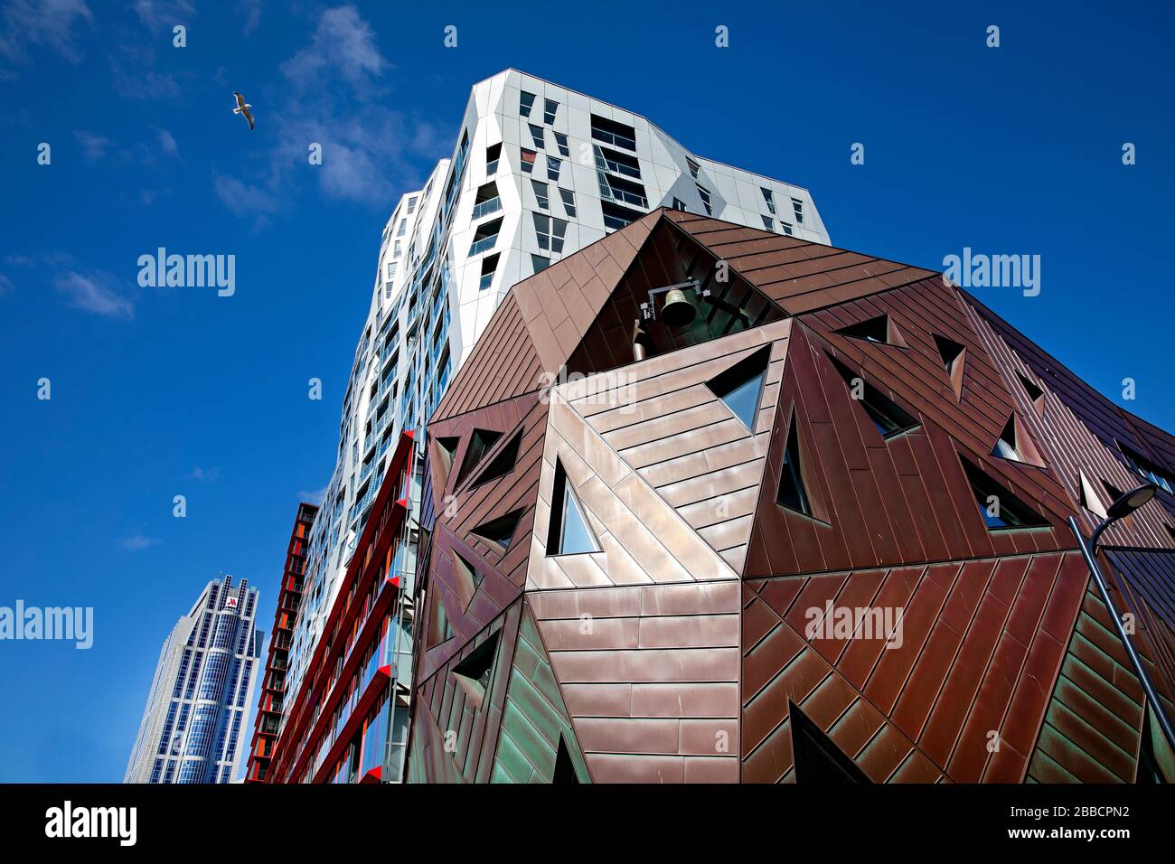 Blick auf die moderne Architektur vor dem Hauptbahnhof von Rotterdam, Niederlande Stockfoto