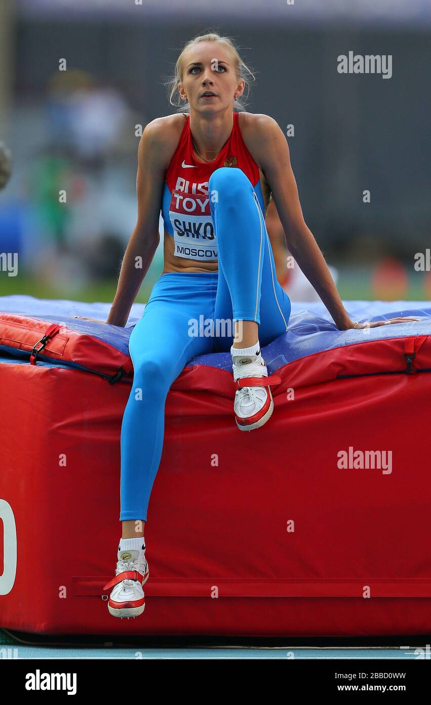 Russlands Svetlana Shkolina nach einem Sprung im Finale des Damen-Hochsprungs am siebten Tag der IAAF-Leichtathletik-Weltmeisterschaften 2013 im Luzhniki-Stadion in Moskau, Russland. Stockfoto