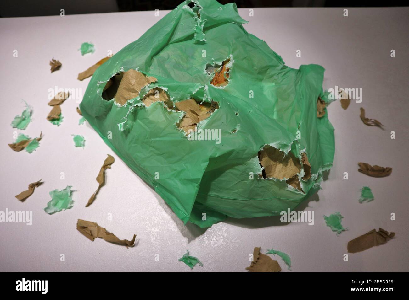 Carta Bucata Fotos Und Bildmaterial In Hoher Aufl sung Alamy