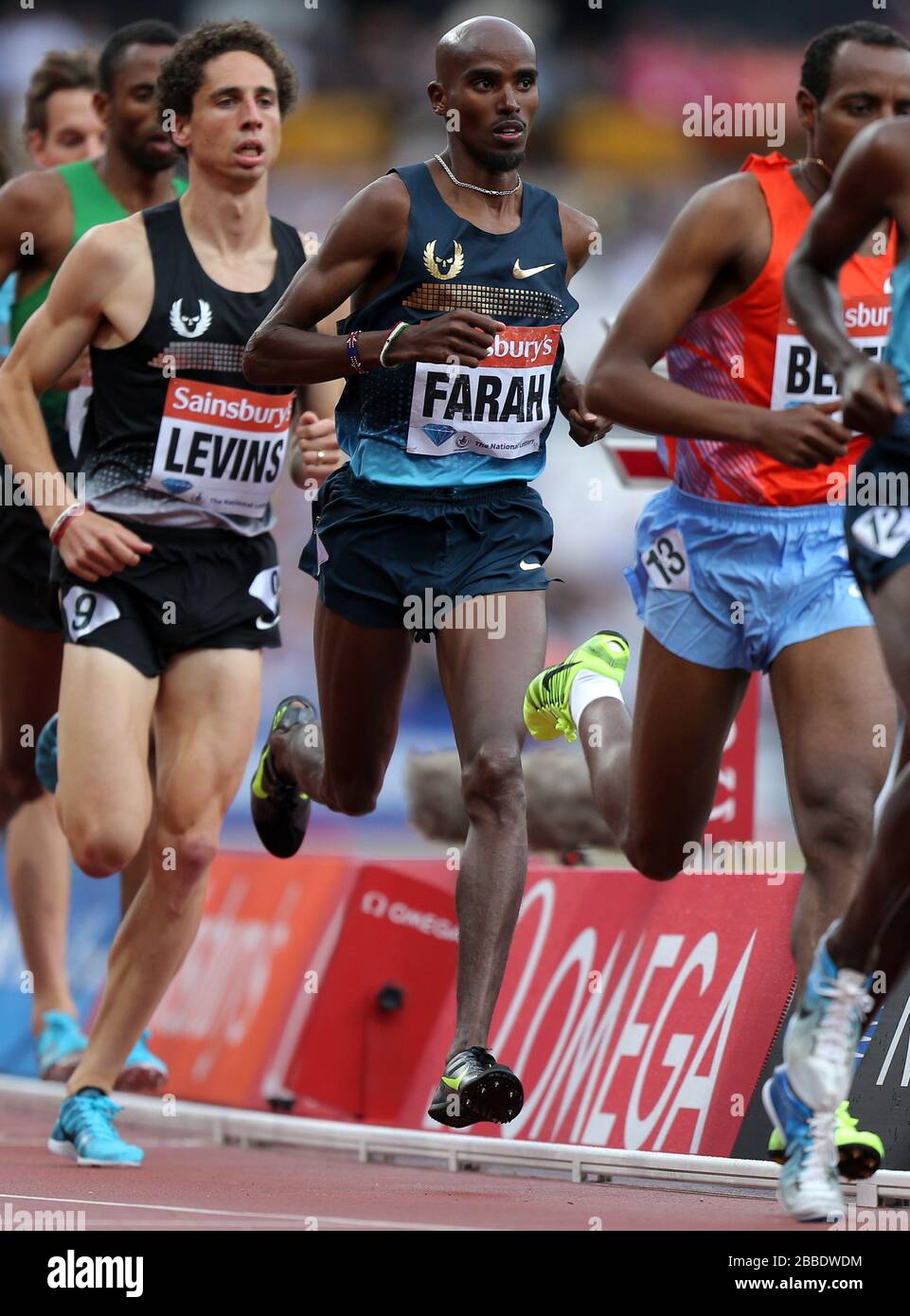 Großbritanniens Mo Farah während der 3000 Meter der Männer am zweiten Tag des IAAF London Diamond League Treffens im Olympiastadion, London. Stockfoto