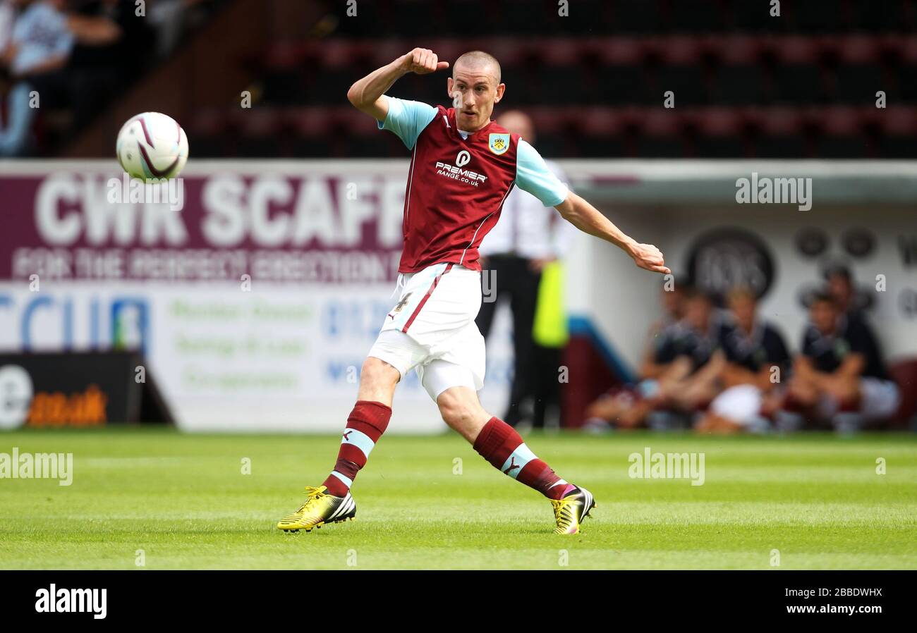 Burnleys David Jones während der Partie im Turf Moor. Stockfoto