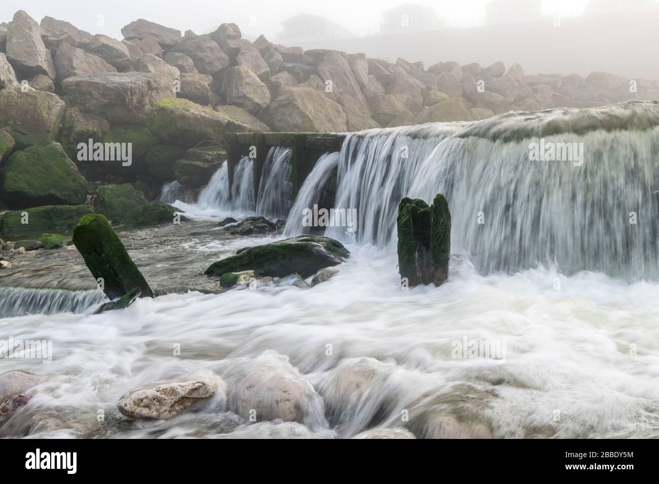 Bryn Dulas Fluss Llanddulas zwischen Colwyn Bay und Abergele an der Nordwales-Küste Stockfoto