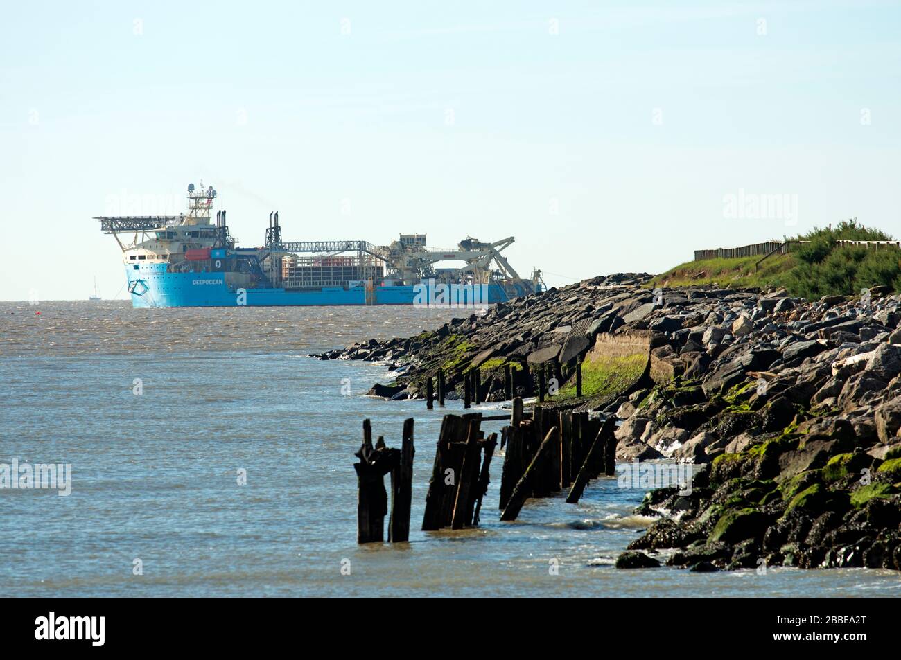 Maersk Connector Verlegung von elektrischen Kabeln vom Ufer zum Offshore-Windpark, Bawdsey, Suffolk, Großbritannien, Stockfoto