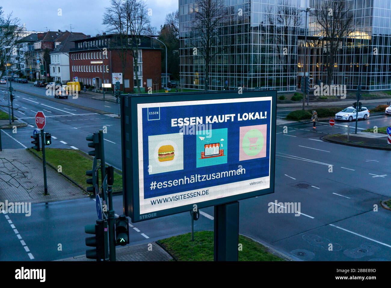 Appell der Stadt Essen, lokal zu kaufen, Essen klebt zusammen, Werbekampagne, LED-Roadside Screen, digitale Werbemonitore, Effekte von Stockfoto