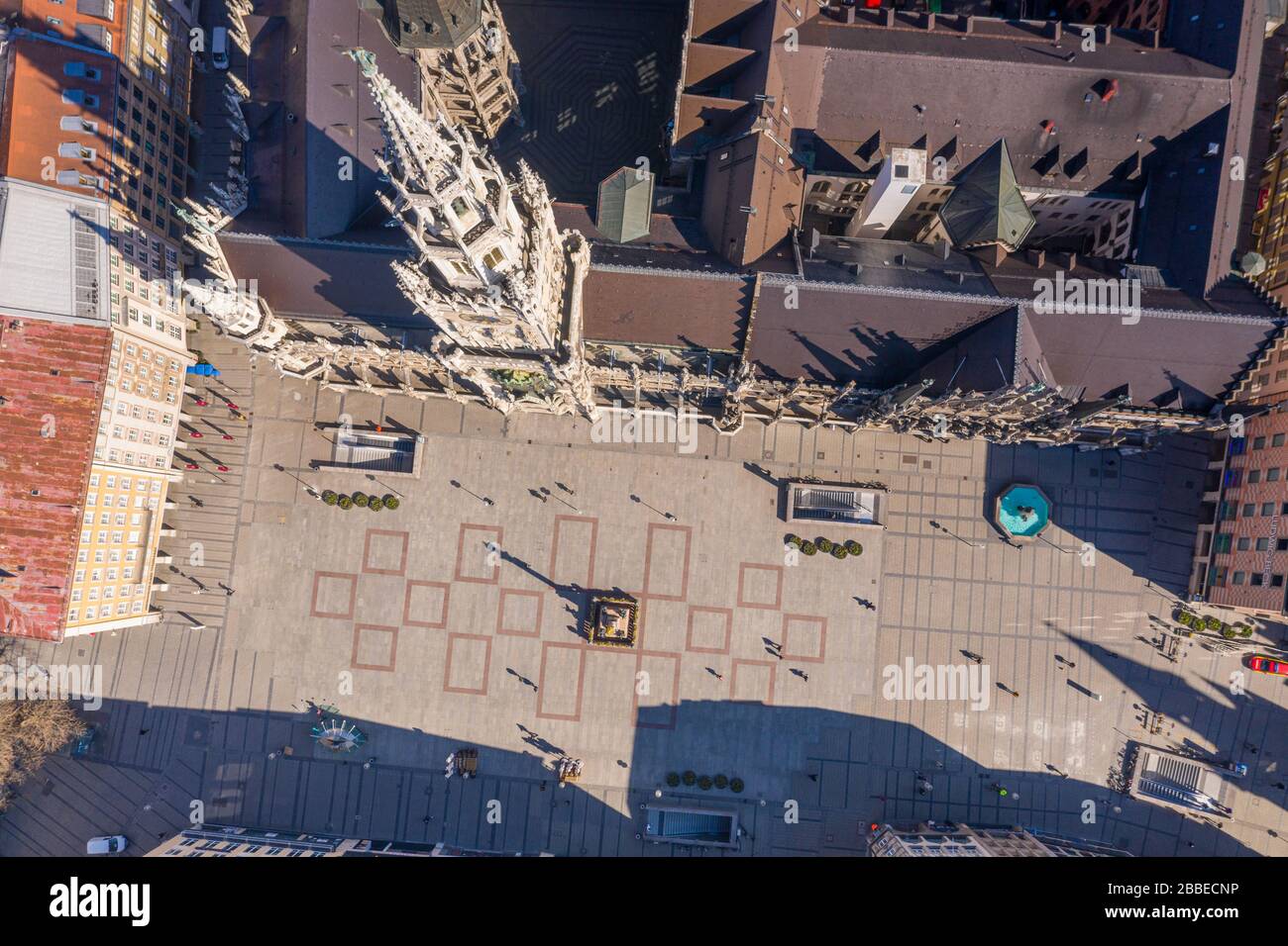 Vogelperspektive auf den Münchner Marienplatz Stockfoto