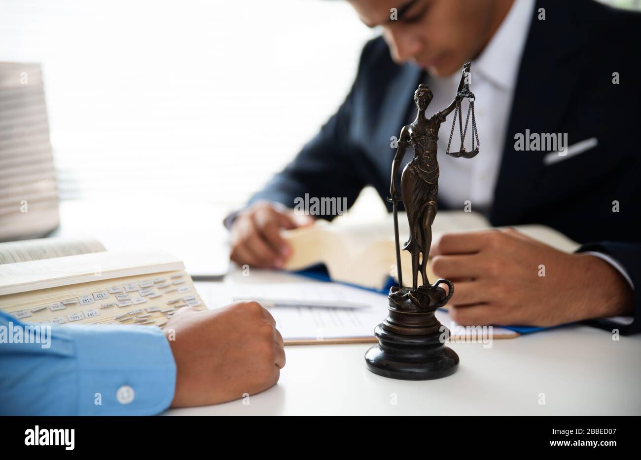 Arbeiten Sie in einer Kanzlei, studieren Sie Jura und arbeiten Sie als Rechtsanwalt Stockfoto