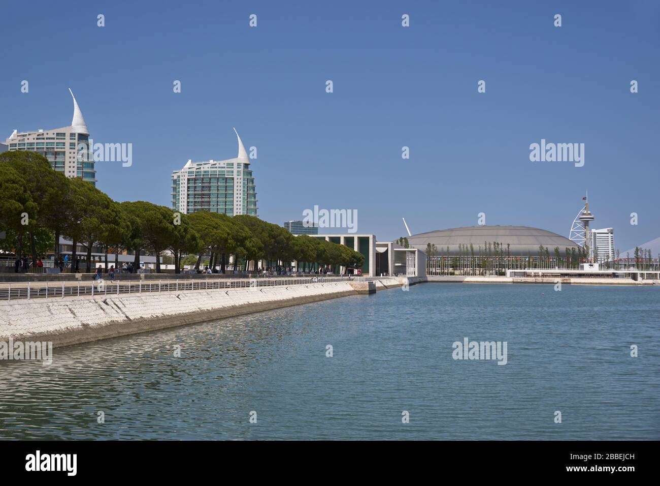 Außenansicht der Lissabonner Promenade und ozeanografisch. Portugal März 2019 Stockfoto