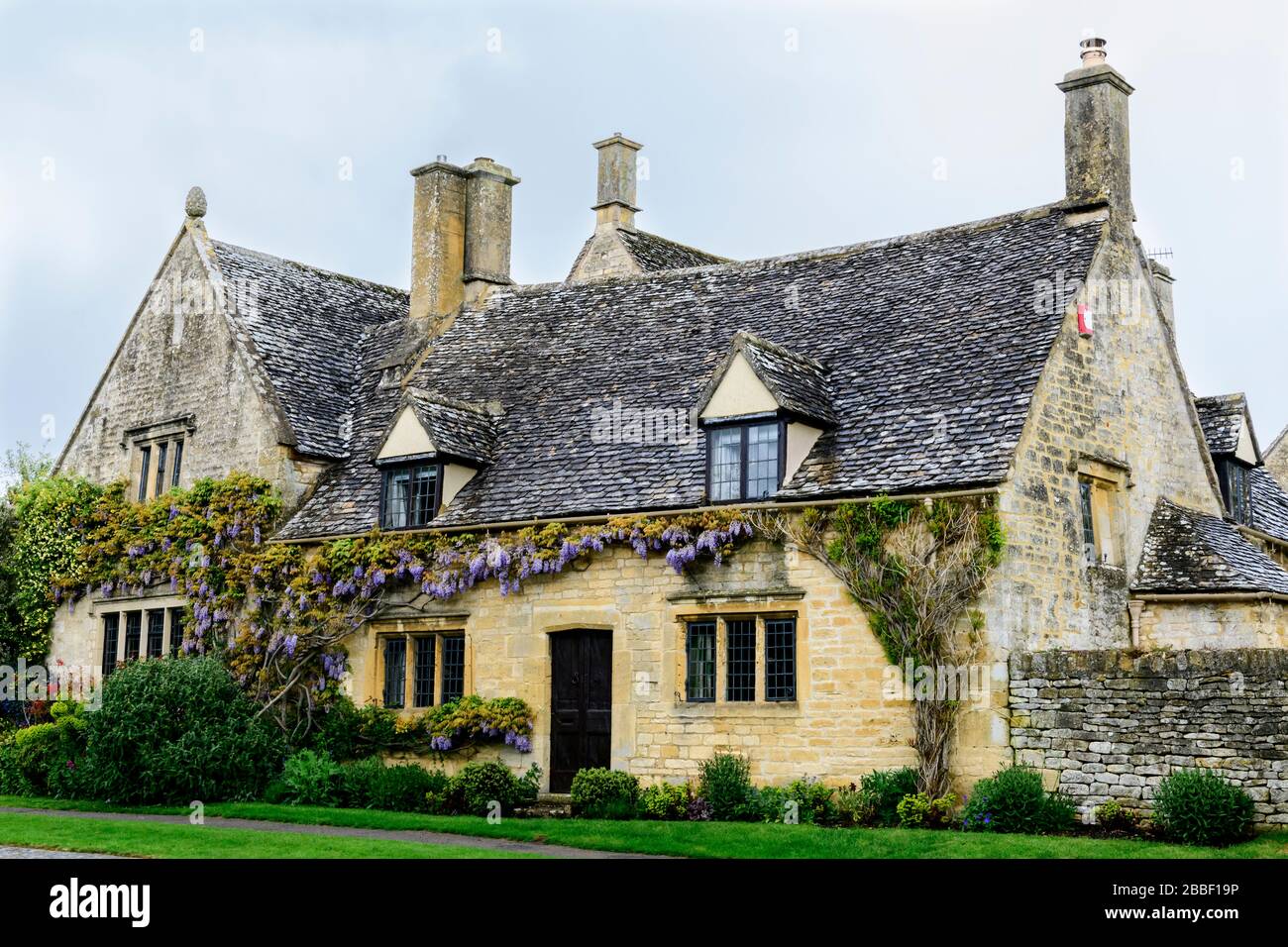 Eines der vielen Häuser in Chipping Campden in den Cotswolds in England Stockfoto