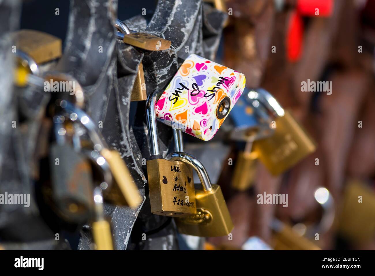 Die Liebe sperrt sich in Prag Stockfoto