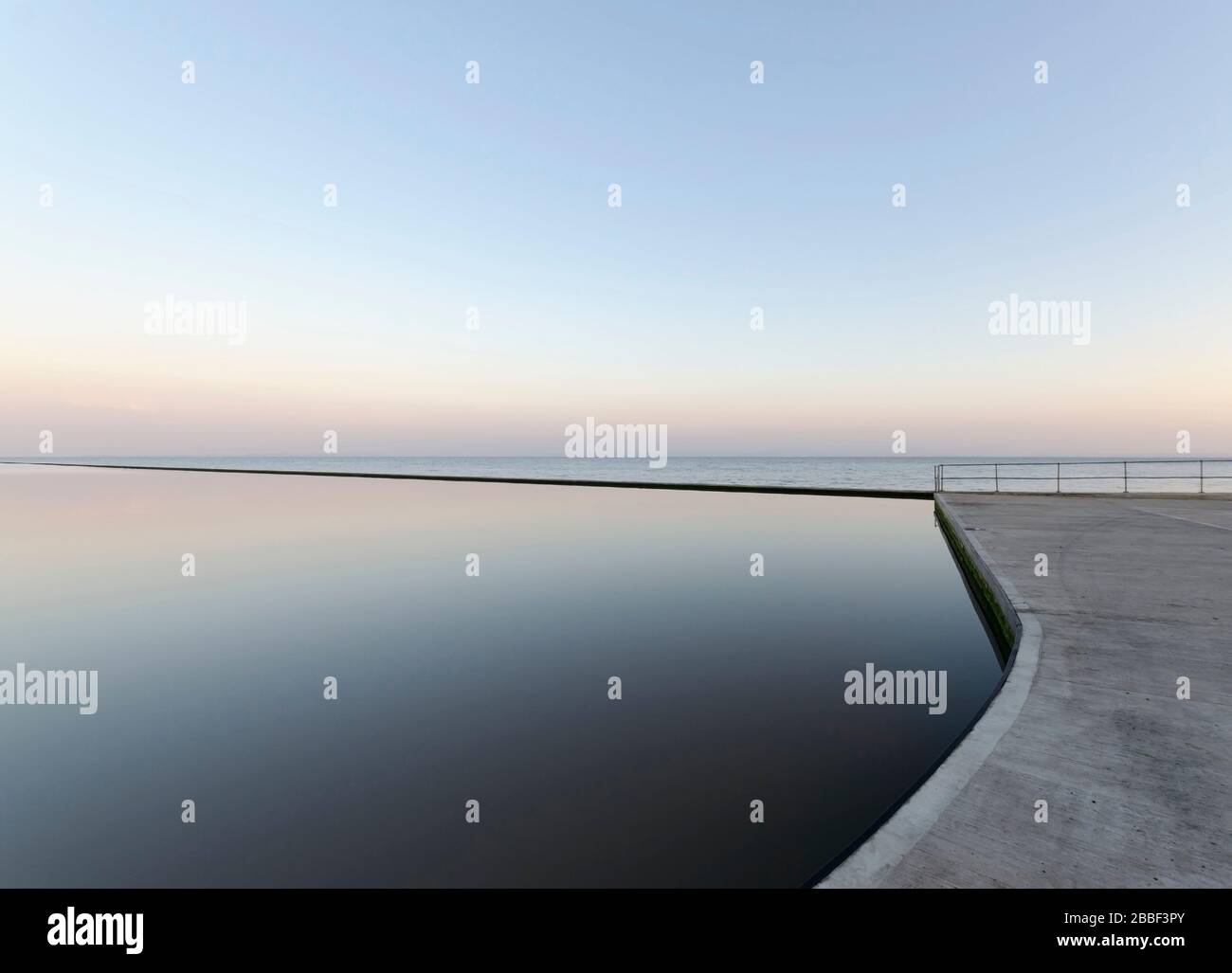 Morgendämmerung am Sea Pool, Clevedon, Somerset Stockfoto