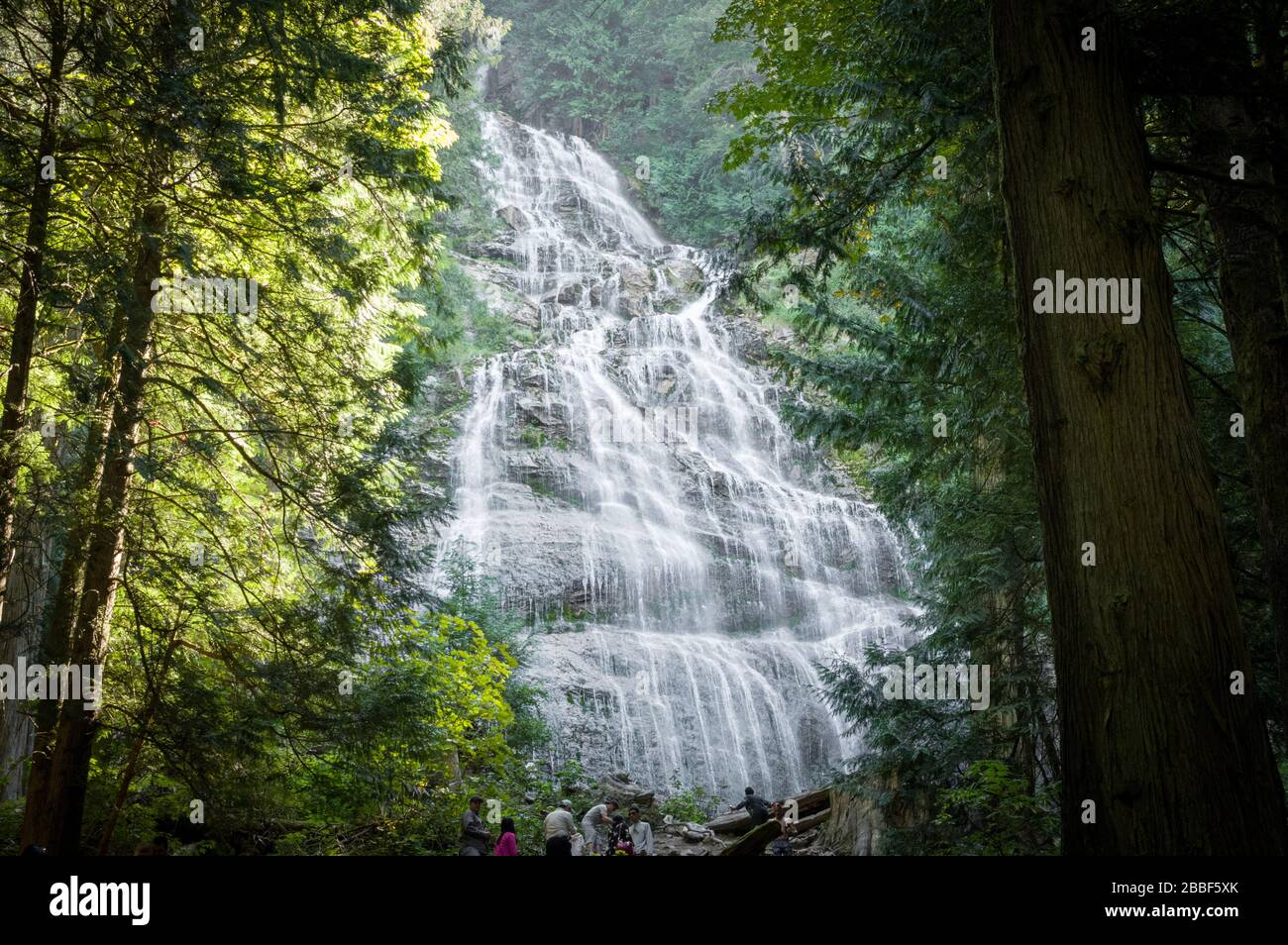 Hidden Forest Waterfall in British Columbia, Kanada Stockfoto