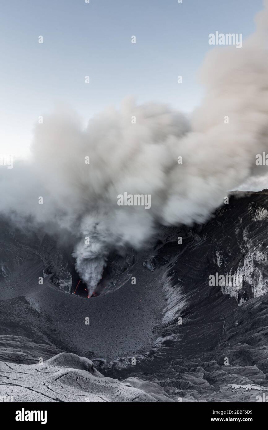 Vulkan Dukono, Halmahera, Indonesien Stockfoto
