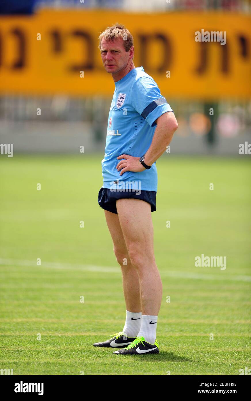 Englands Trainer Stuart Pearce während des Trainings auf Netanya Training Ground, Netanya Stockfoto