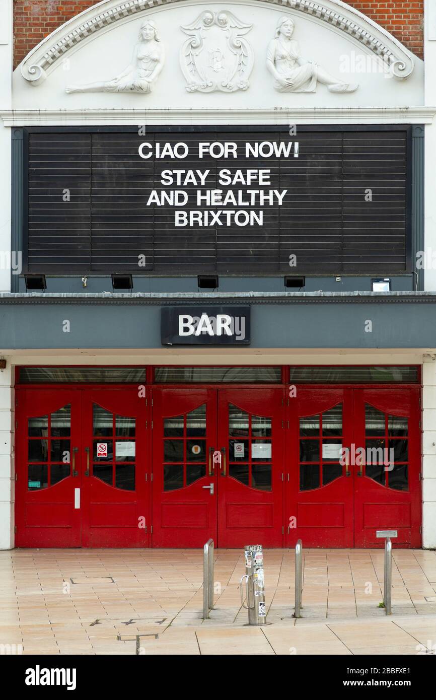 Das ritterliche Kino in Brixton, das während der Londoner Lockdown aufgrund der Verbreitung von Covid-19 geschlossen wurde. Am 31. März 2020 aufgenommen Stockfoto
