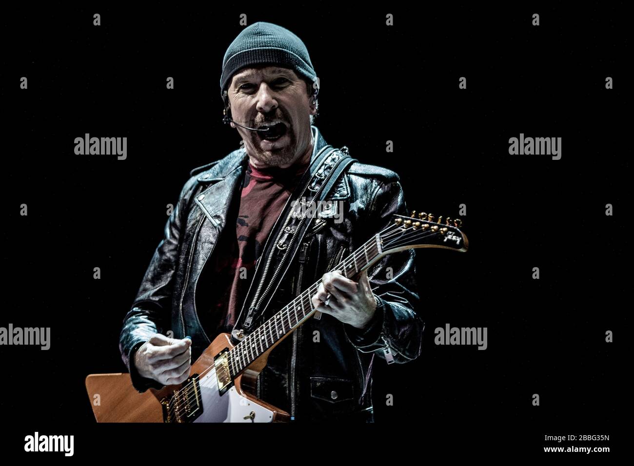 Kopenhagen, Dänemark. September 2018. Die irische Rockband U2 führt ein Live-Konzert in der Royal Arena in Kopenhagen durch. Hier wird Gitarrist The Edge live auf der Bühne gesehen. (Foto: Gonzales Foto - lasse Lagoni). Stockfoto