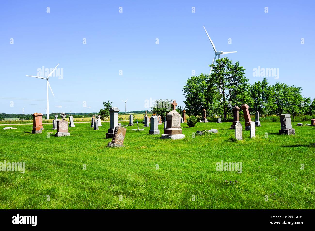 Windmühlen oder Windenergieanlagen in der Nähe von Shelburne und Singhampton, Ontario, Kanada, Nordamerika Stockfoto