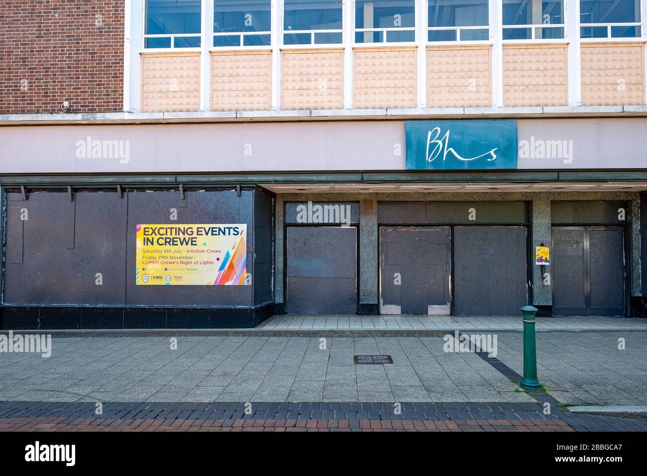 Spannende Events in Crewe Poster auf geschlossen und in Crewe Cheshire UK im BHS Store Stockfoto