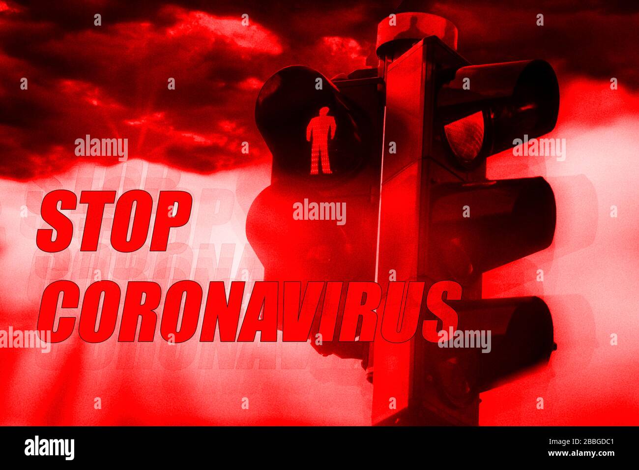 Stoppen Sie das Konzept von Coronavirus in Rot monochrom mit roten Ampeln und dramatischem Himmelshintergrund. Stockfoto