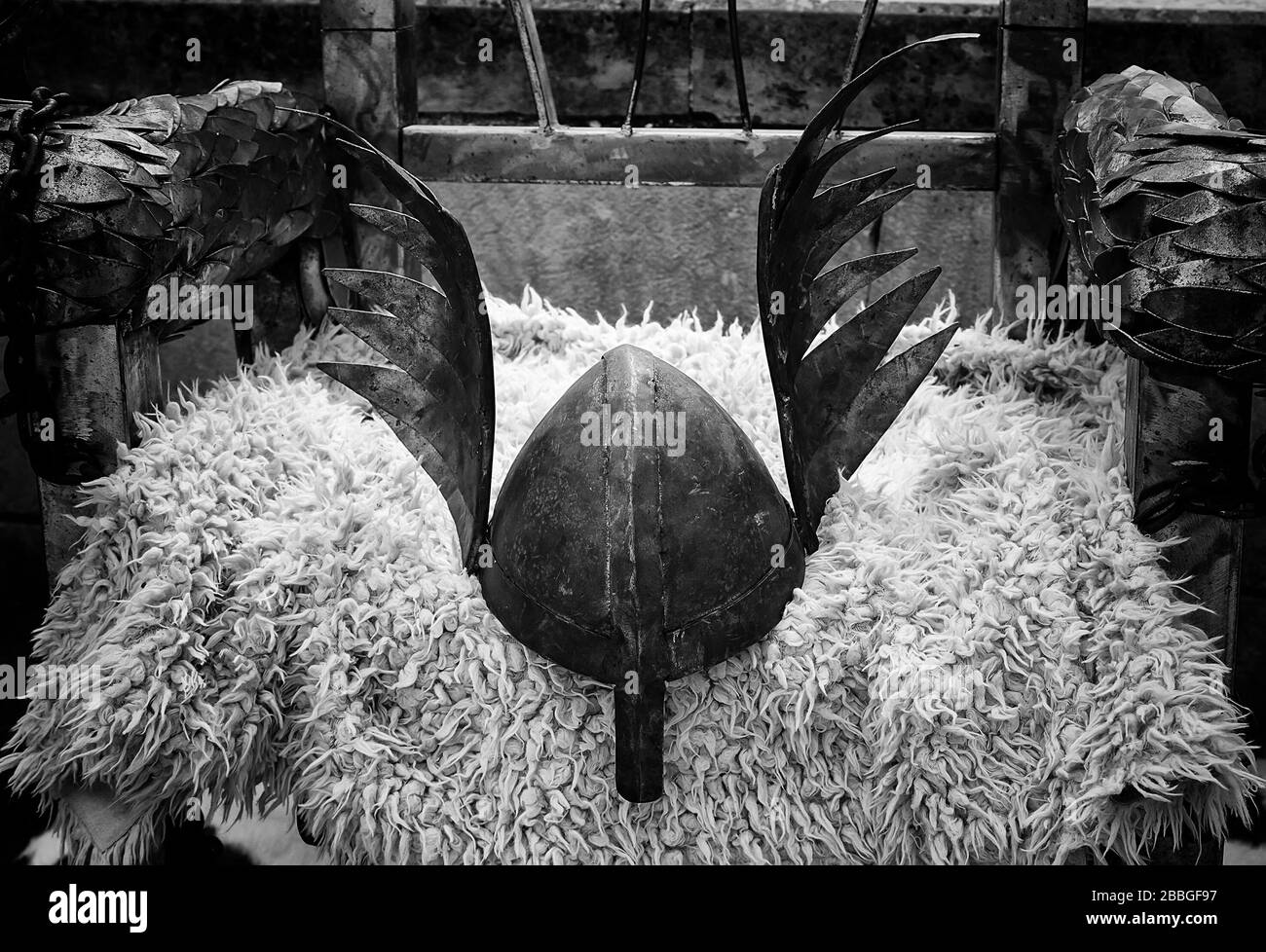 Antiken mittelalterlichen Metall Rüstung Helm, Krieg und champion Stockfoto