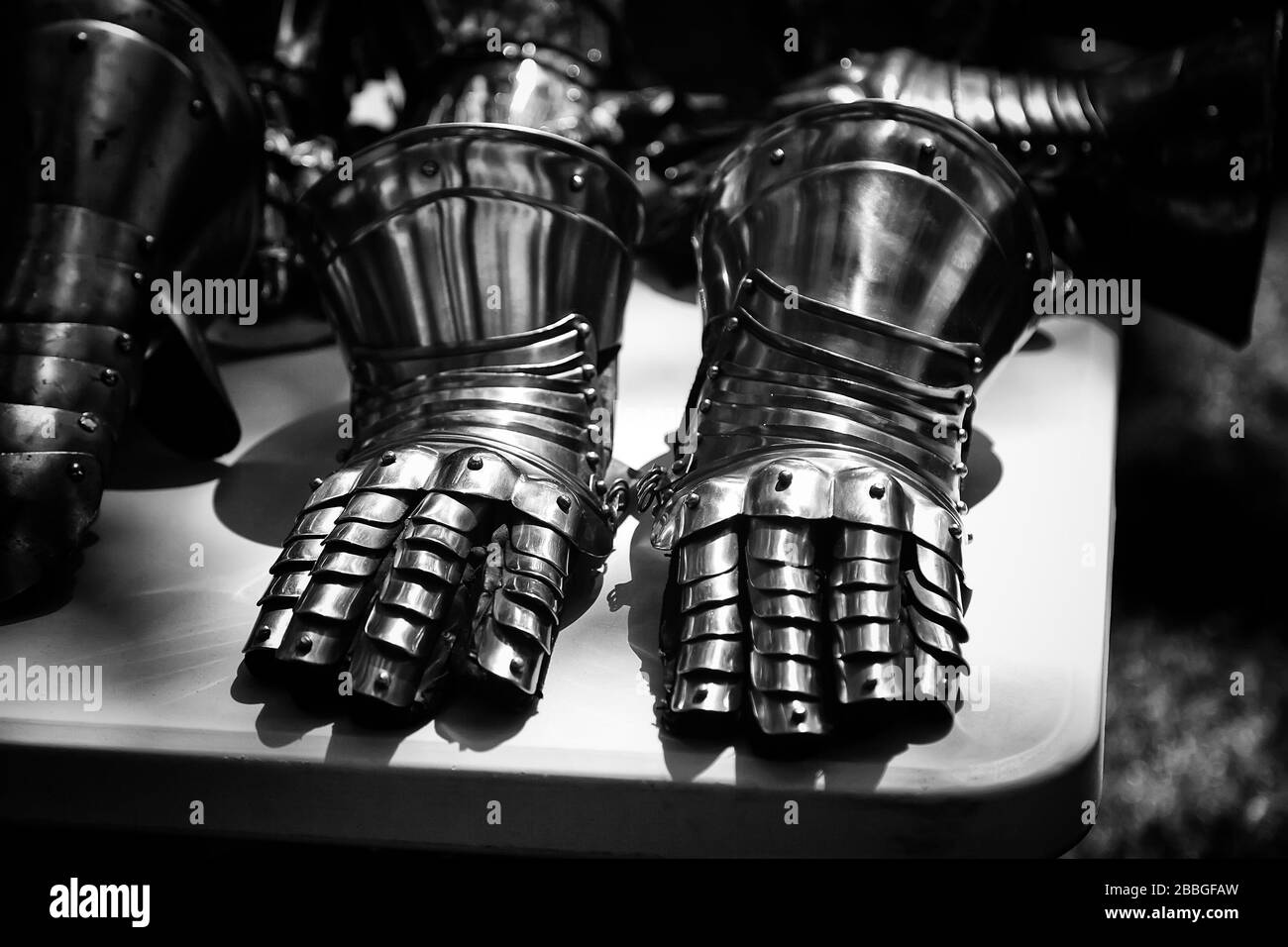 Antiken mittelalterlichen Metall Rüstung Helm, Krieg und champion Stockfoto