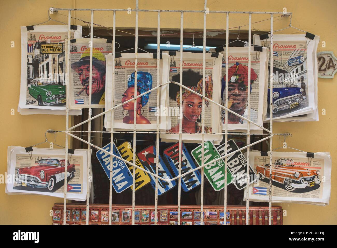 Bunte Kunstwerke zum Verkauf in Havanna Vieja, Havanna, Kuba Stockfoto