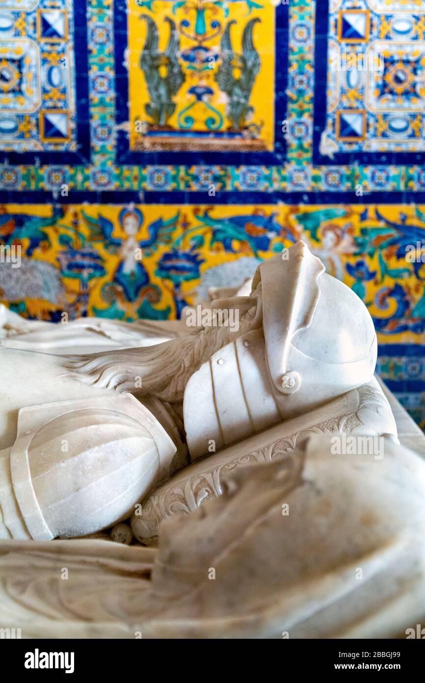 Grabplastiken im Mausoleum der Familie Ribera, andalusisches Museum für zeitgenössische Kunst und ehemaliges Kloster Santa Maria de las Cuevas, Sevilla, Spanien Stockfoto