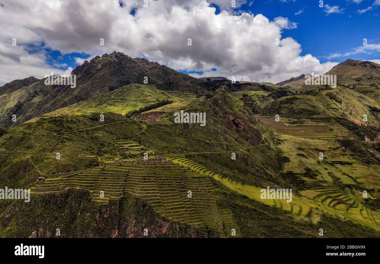 Luftaufnahme eines Teils der archäologischen Stätte von Pisac (Inka-Sacred-Tal von Peru). Foto aufgenommen am Januar 2020. Dieser Teil des Standorts ist V Stockfoto