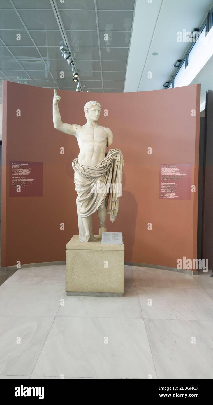 Marmorstatue von Gaius Julius Cäsar Octavianus im Archäologischen Museum von Saloniki Stockfoto