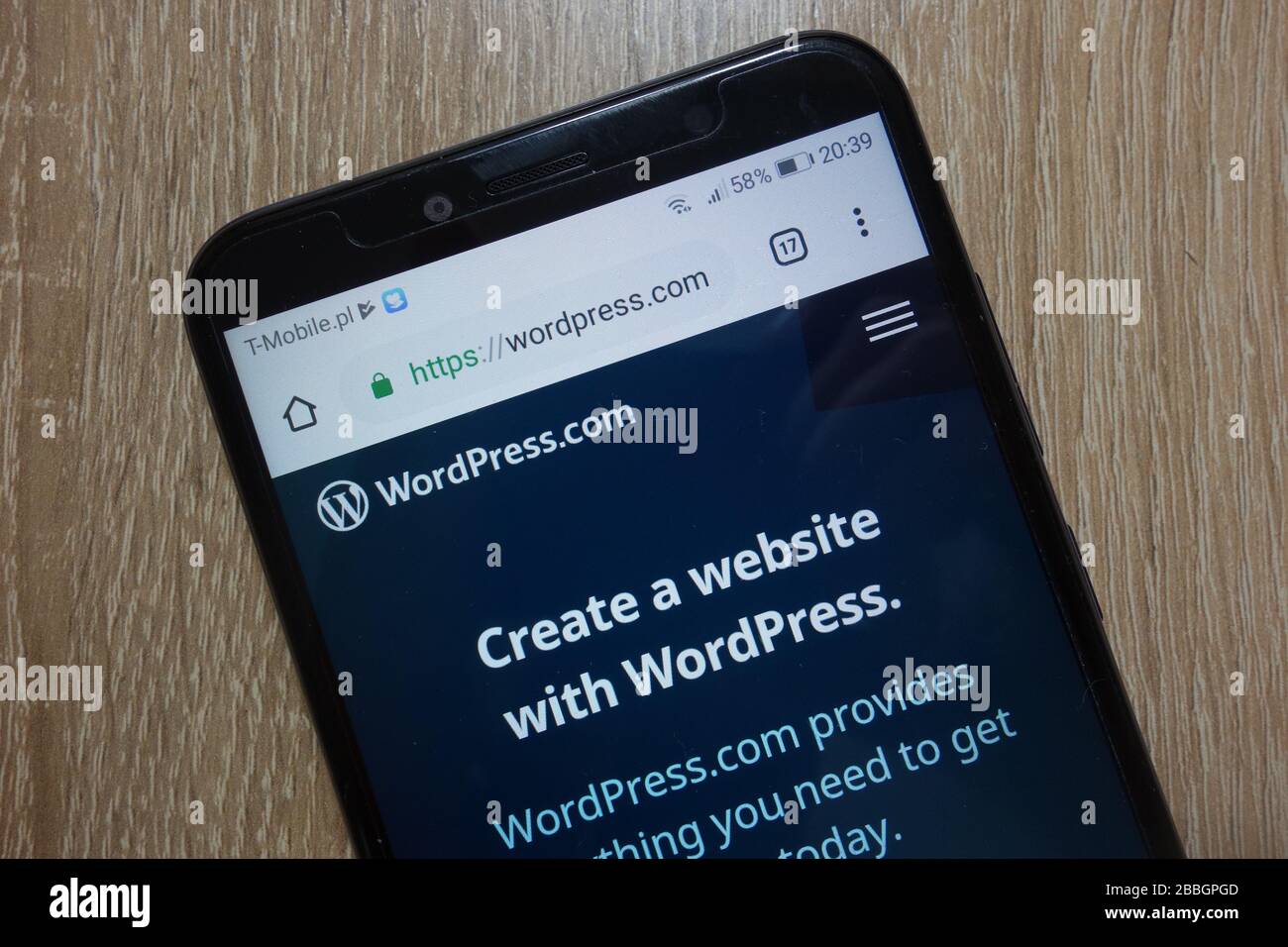 WordPress Website (wordpress.com) wird auf dem Smartphone angezeigt Stockfoto